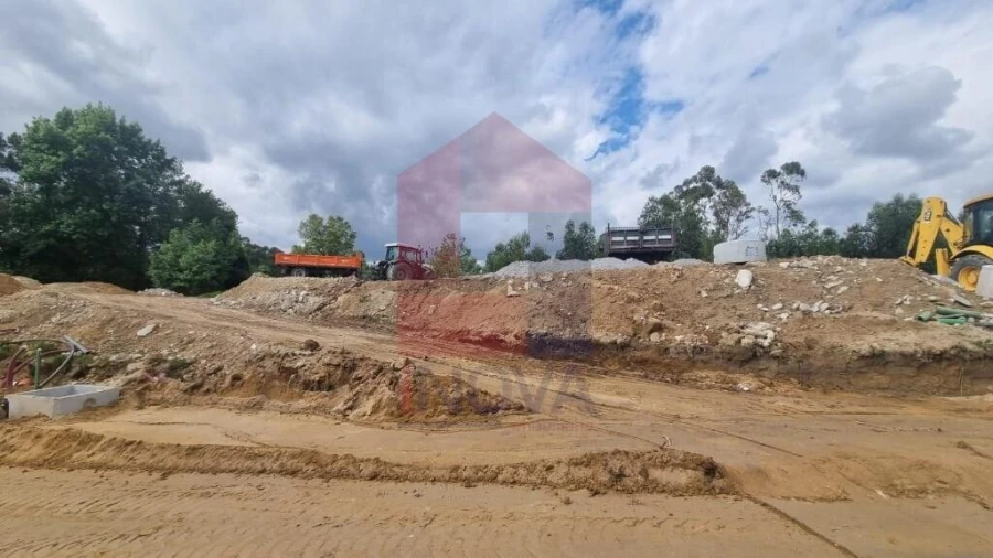 Terreno para Venda em Loureira Foto 8