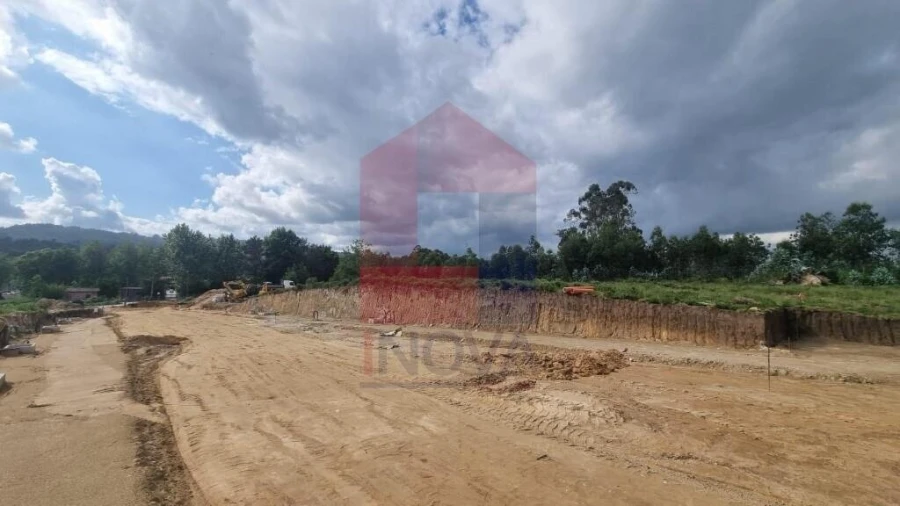 Terreno para Venda em Loureira Foto 29