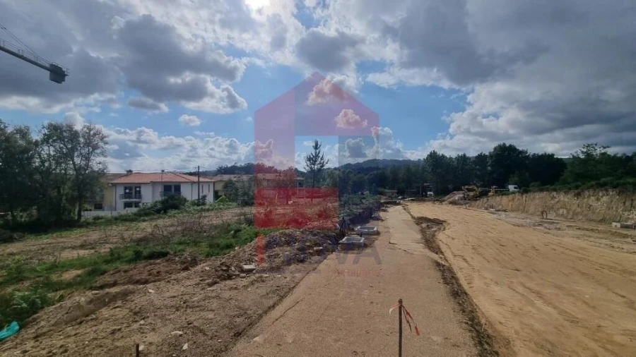 Terreno para Venda em Loureira Foto 6