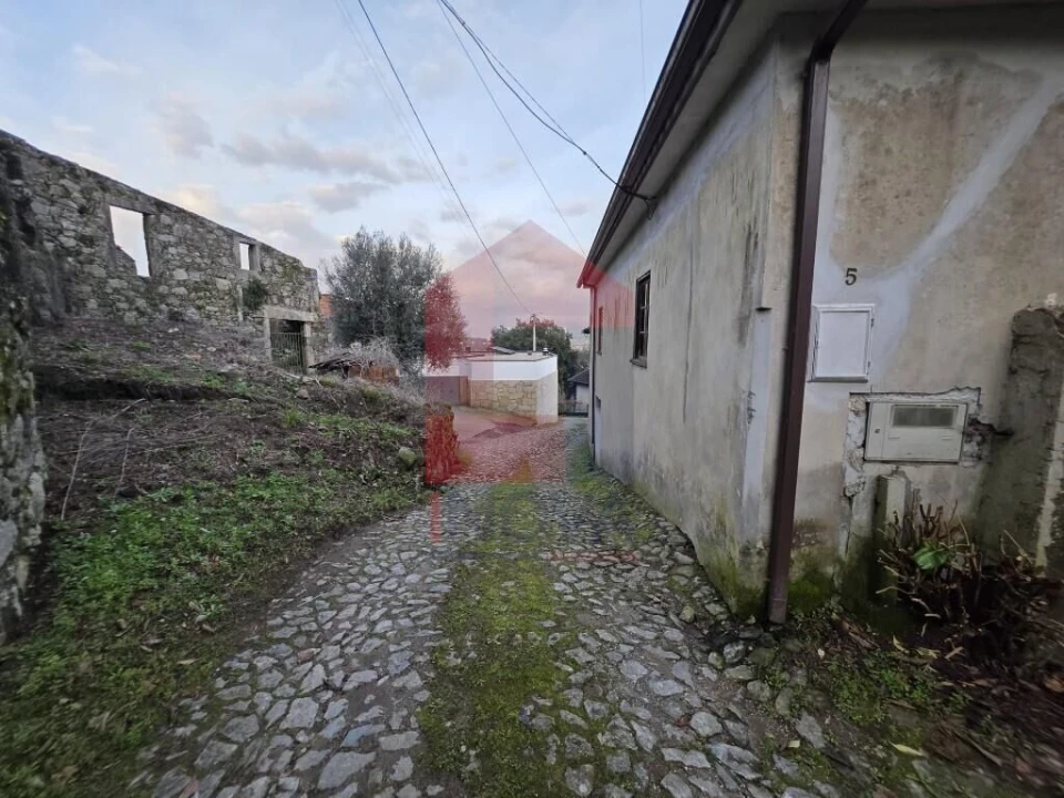 Moradia T2 para Venda em Vila Verde e Barbudo Foto 25