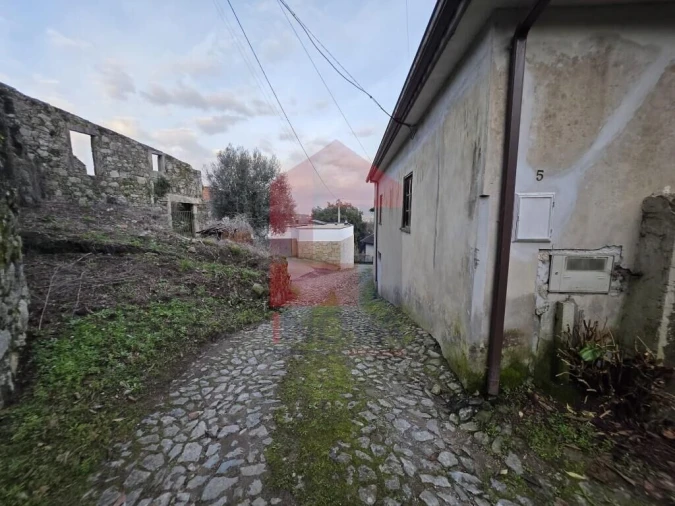 Moradia T2 para Venda em Vila Verde e Barbudo Foto 25