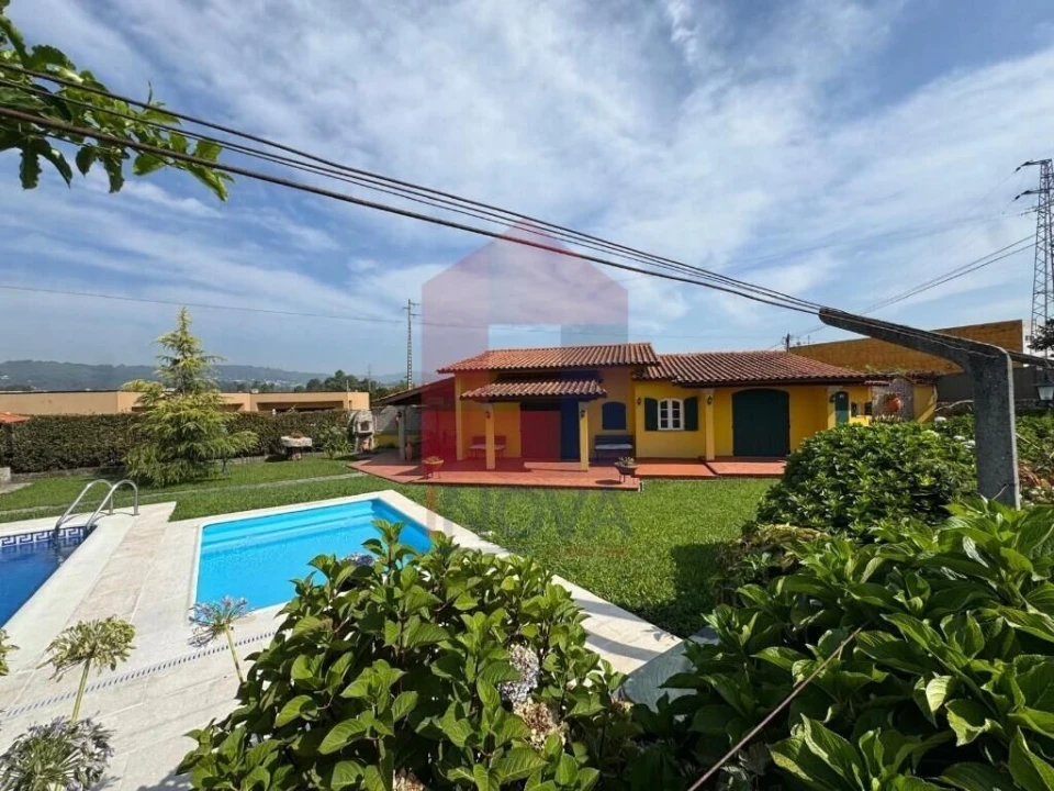 Moradia T5 para Venda em Turiz Foto 74