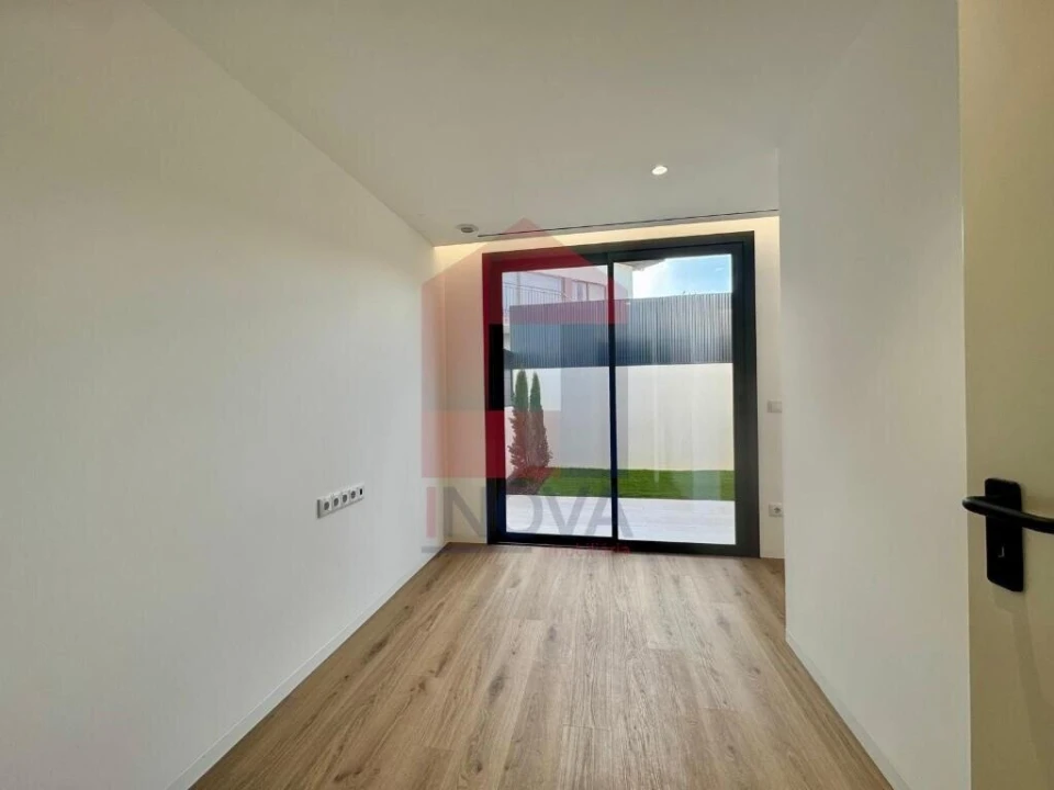 Moradia T4 para Venda em Turiz Foto 9