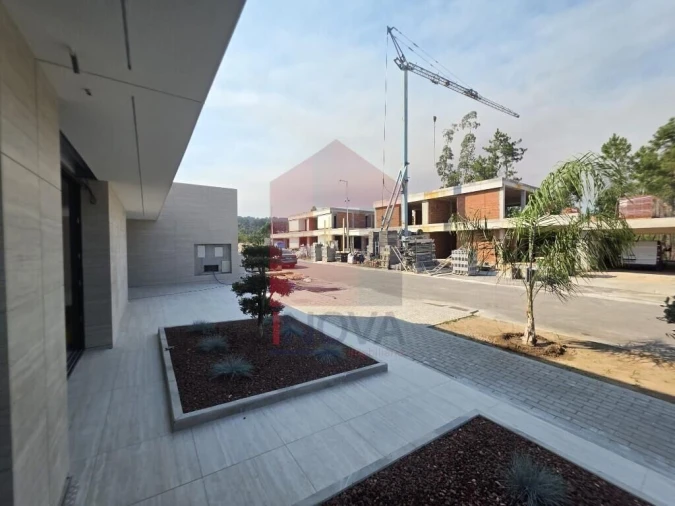 Moradia T4 para Venda em Turiz Foto 25