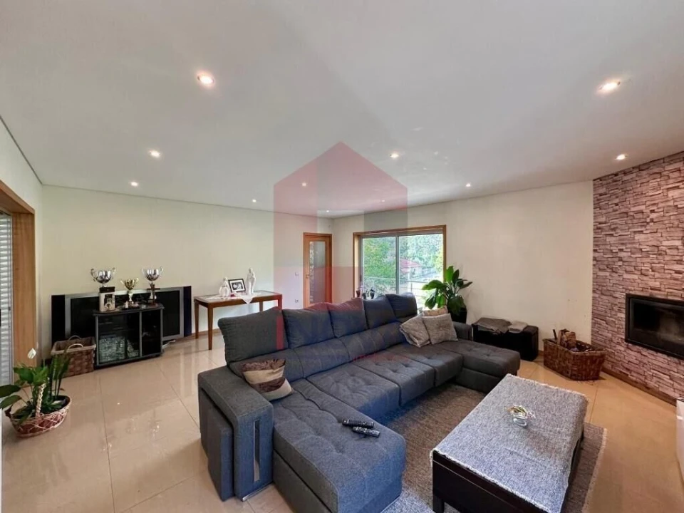 Moradia T3 para Venda em Sabariz Foto 8