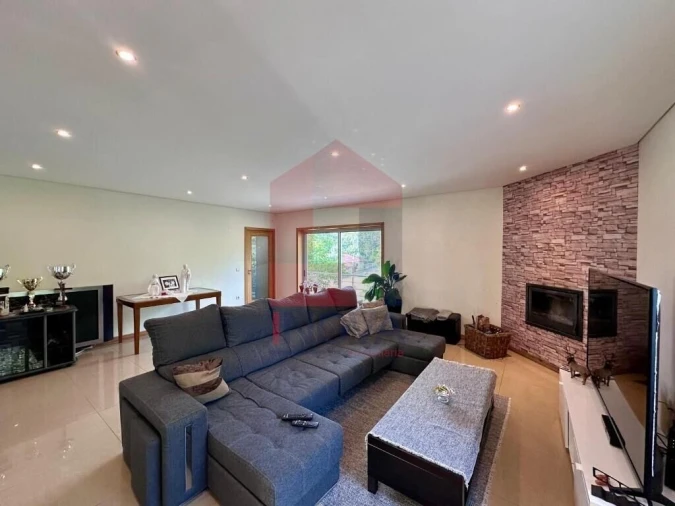 Moradia T3 para Venda em Sabariz Foto 4