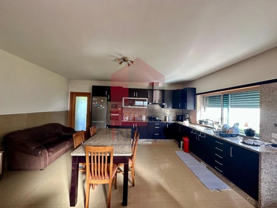 Moradia T3 para Venda em Sabariz Foto 6