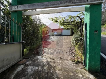 Moradia T3 para Venda em Vila Verde e Barbudo