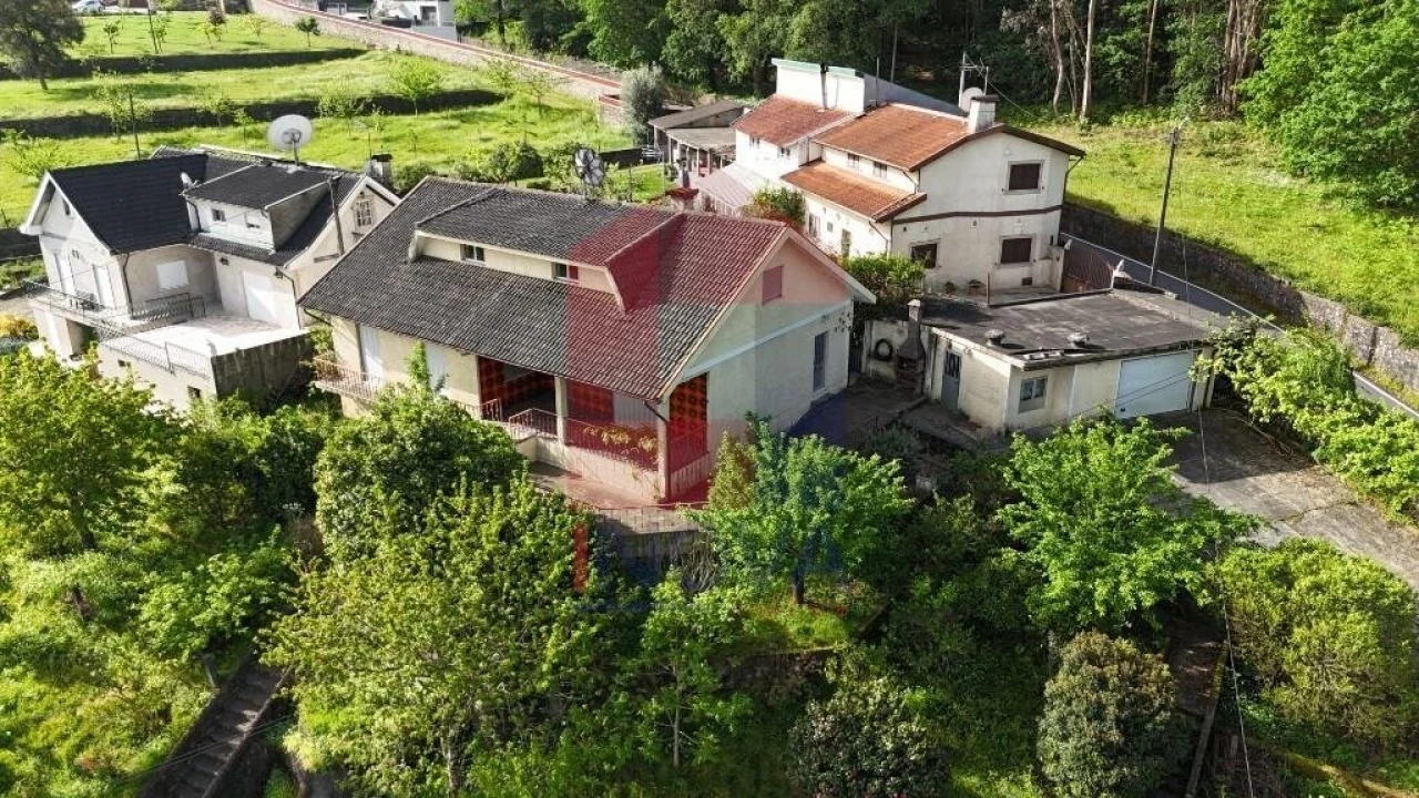 Moradia T3 para Venda em Vila Verde e Barbudo Foto 1