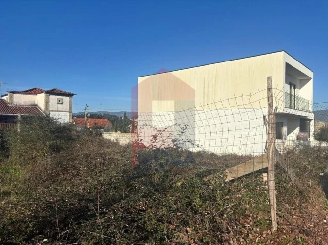 Moradia T3 para Venda em Vila Verde e Barbudo Foto 11