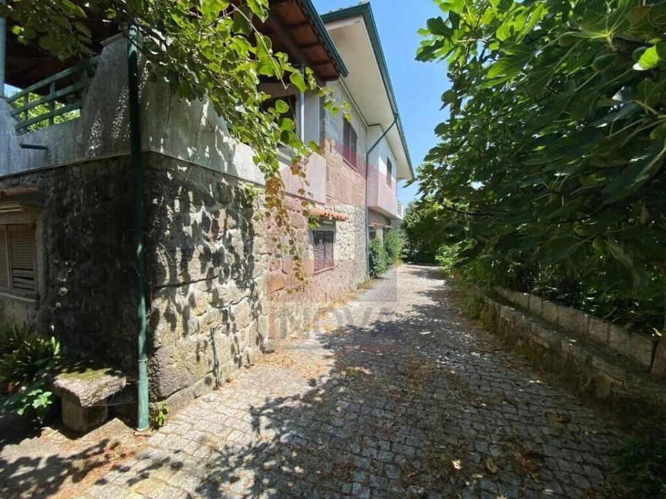 Moradia T5 para Venda em Prado (São Miguel) Foto 1