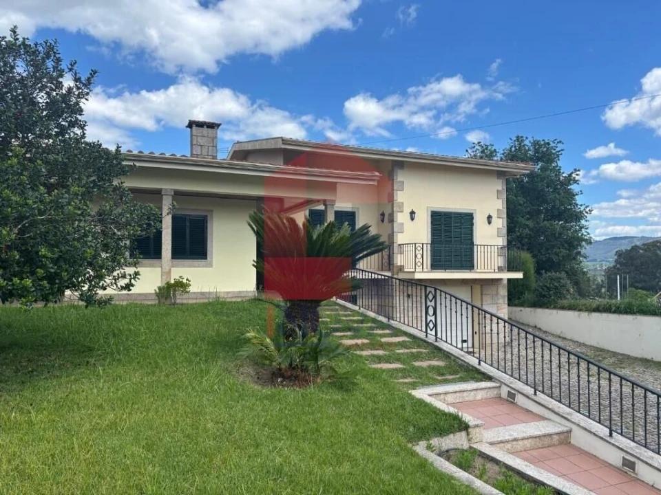 Moradia T4 para Venda em Lago Foto 40