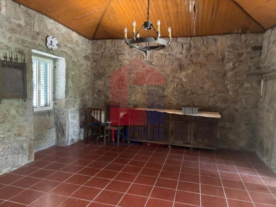 Moradia T4 para Venda em Lago Foto 46