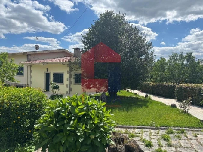 Moradia T4 para Venda em Lago Foto 58