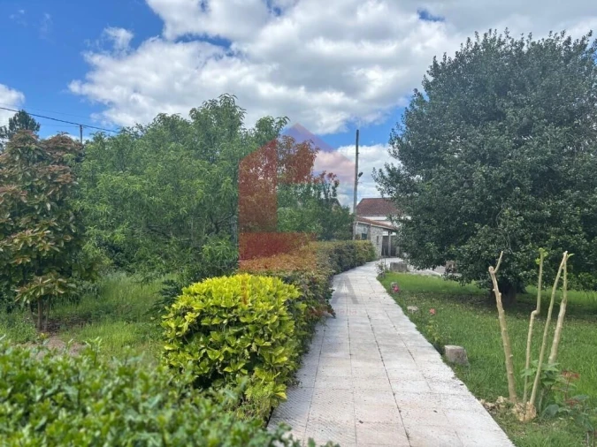 Moradia T4 para Venda em Lago Foto 52