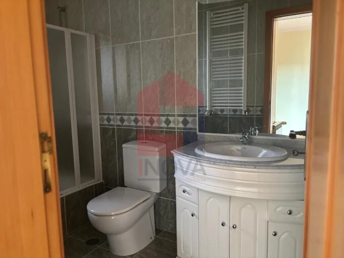 Moradia T4 para Venda em Lago Foto 15