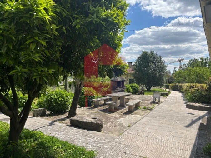 Moradia T4 para Venda em Lago Foto 51