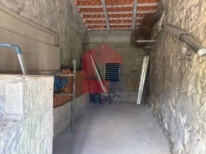 Moradia T4 para Venda em Lago Foto 48