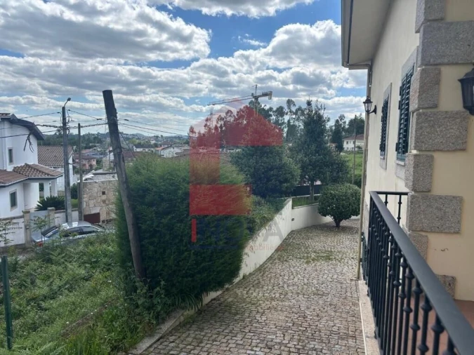 Moradia T4 para Venda em Lago Foto 19