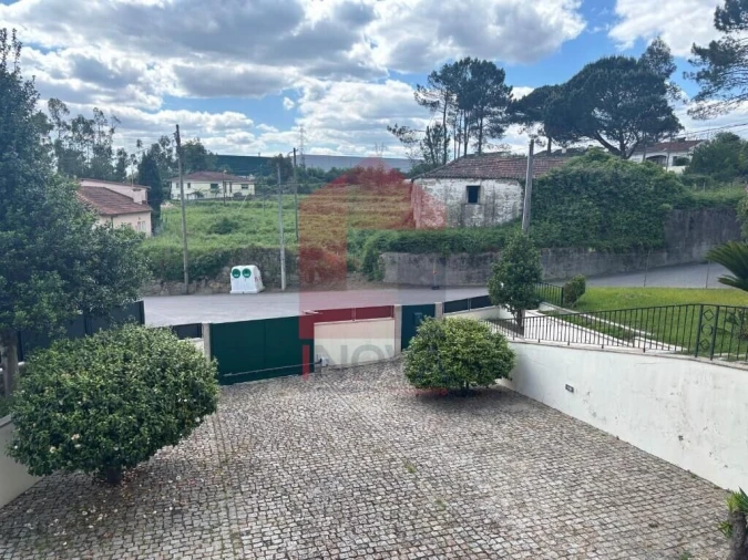 Moradia T4 para Venda em Lago Foto 21