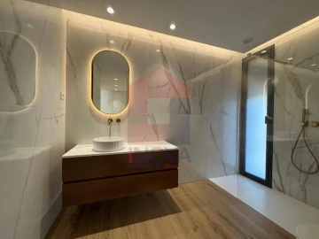 Moradia T4 para Venda em Turiz