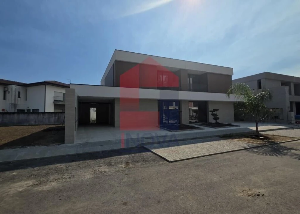 Moradia T4 para Venda em Turiz Foto 32