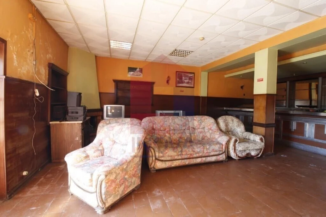 Moradia T4 para Venda em Gême Foto 3