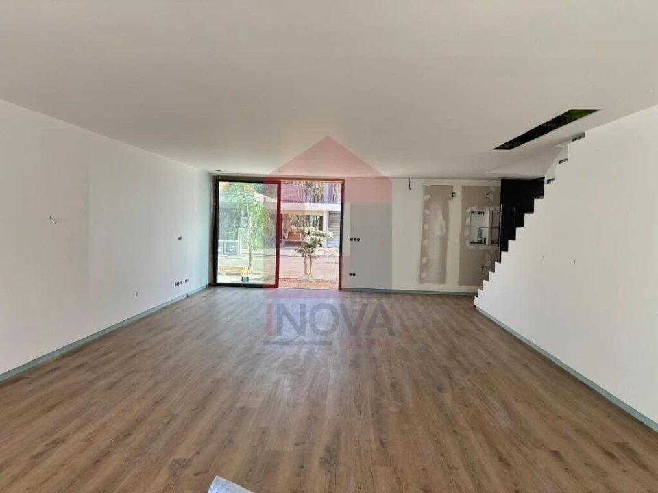 Moradia T4 para Venda em Turiz Foto 4