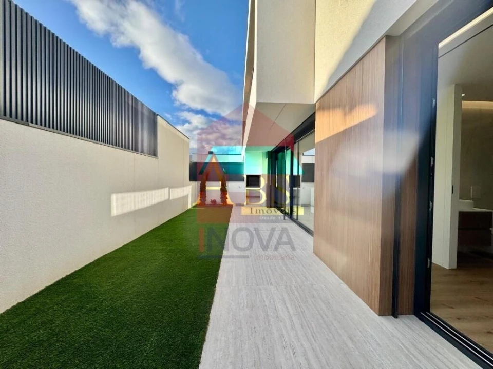 Moradia T4 para Venda em Turiz Foto 37