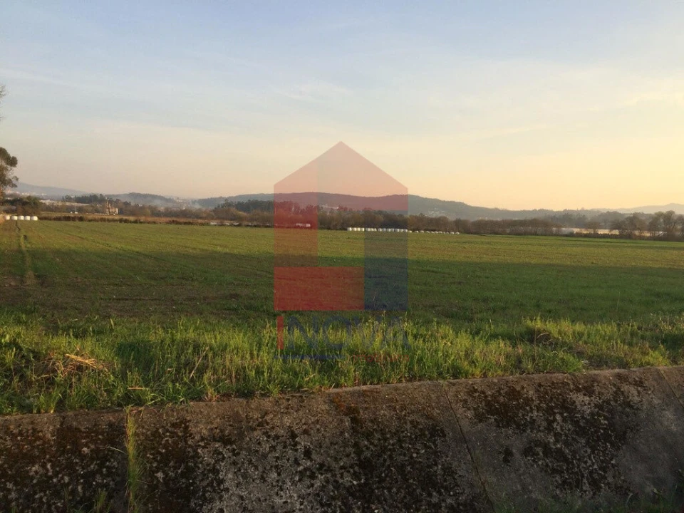 Terreno para Venda em Cabanelas Foto 1