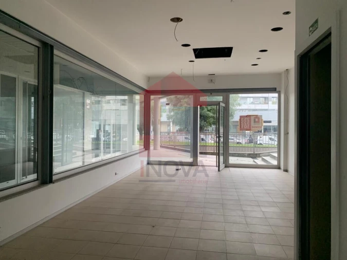 Loja para Venda em Vila Verde e Barbudo