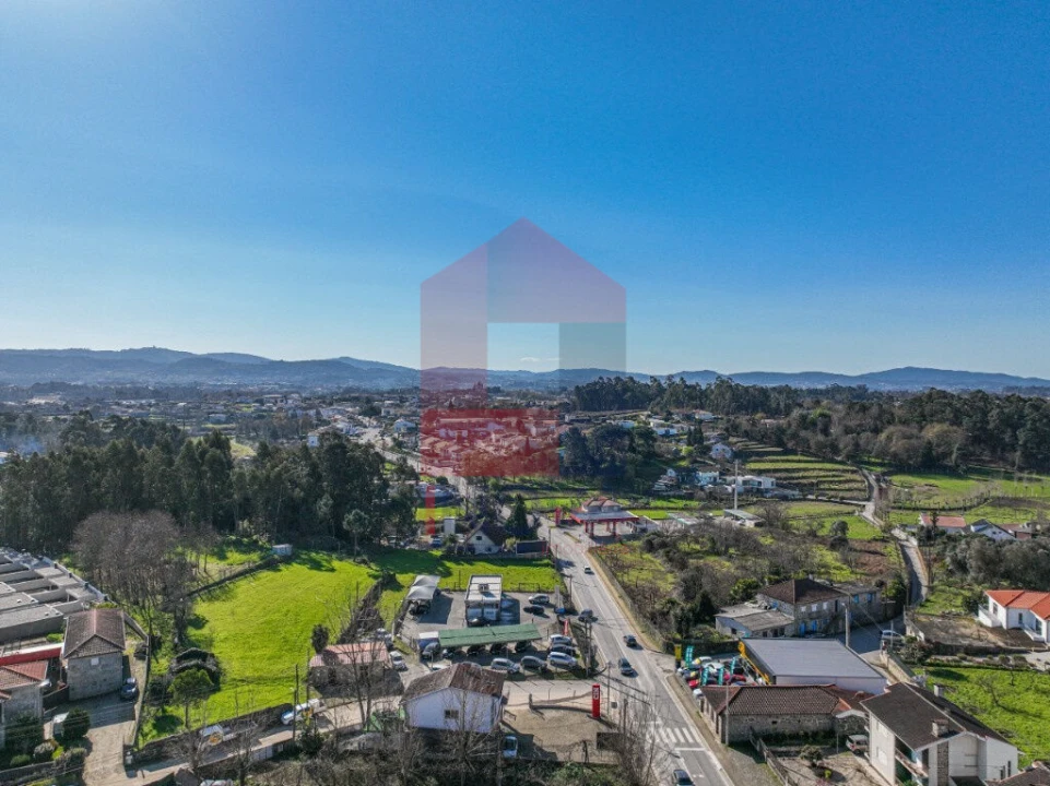 Moradia T4 para Venda em Vila Verde e Barbudo Foto 36