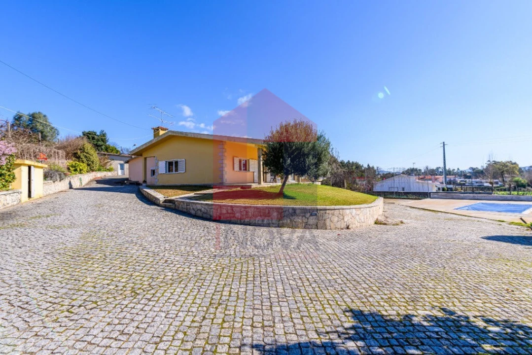 Moradia T4 para Venda em Vila Verde e Barbudo Foto 24