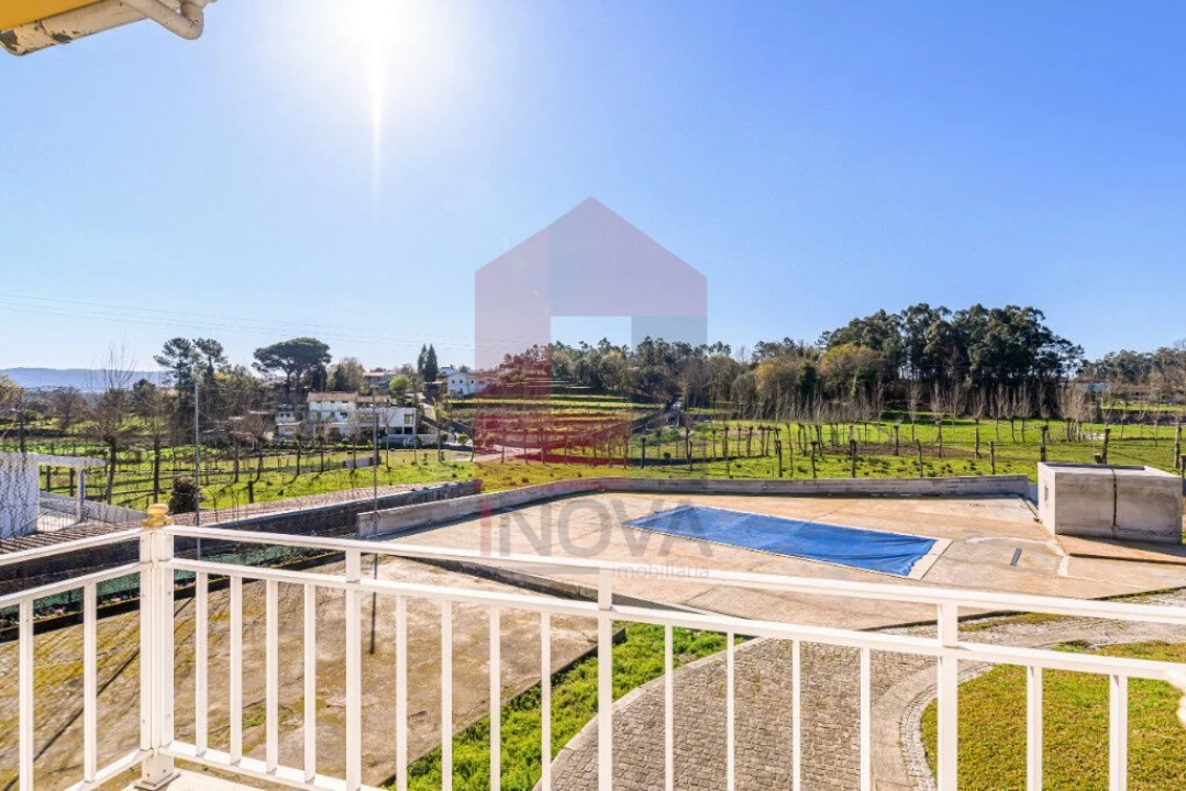 Moradia T4 para Venda em Vila Verde e Barbudo Foto 11