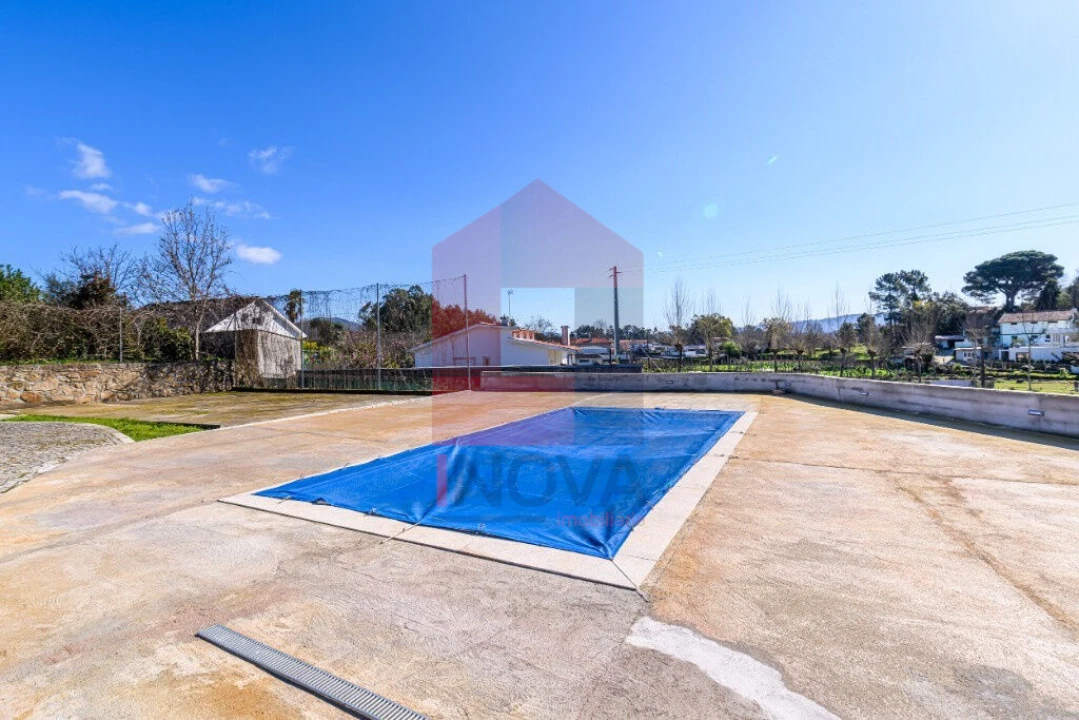 Moradia T4 para Venda em Vila Verde e Barbudo Foto 23