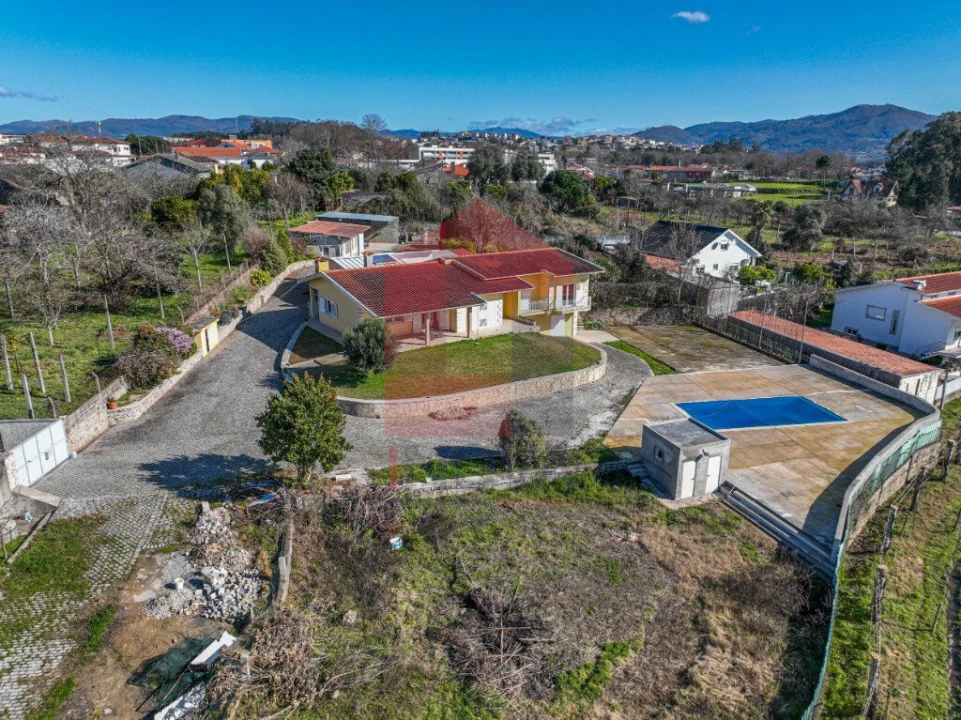 Moradia T4 para Venda em Vila Verde e Barbudo Foto 27