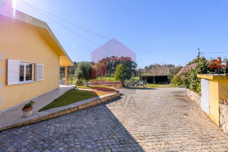 Moradia T4 para Venda em Vila Verde e Barbudo Foto 19