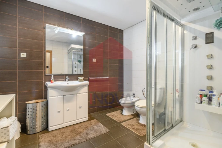 Moradia T4 para Venda em Vila Verde e Barbudo Foto 17