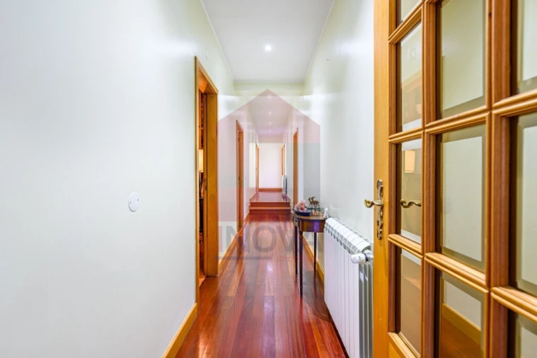 Moradia T4 para Venda em Vila Verde e Barbudo Foto 7