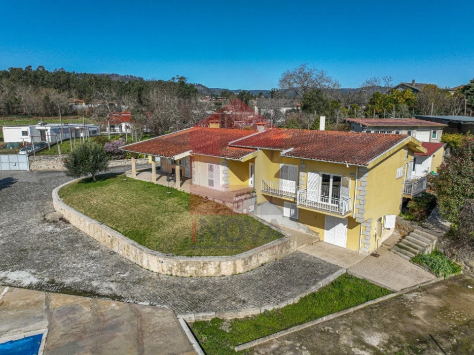 Moradia T4 para Venda em Vila Verde e Barbudo Foto 26