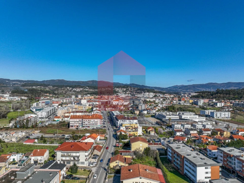 Moradia T4 para Venda em Vila Verde e Barbudo Foto 35