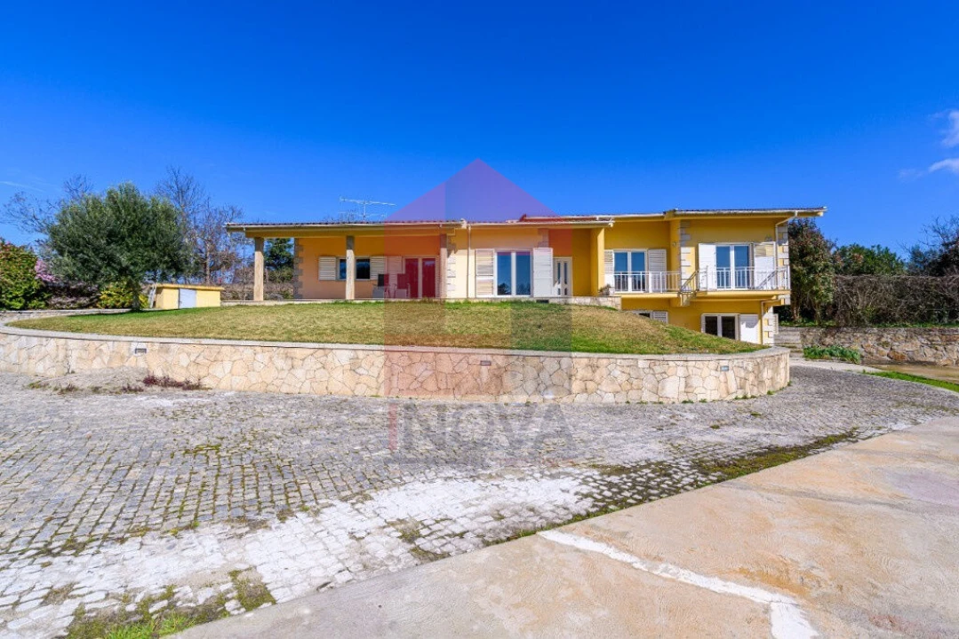 Moradia T4 para Venda em Vila Verde e Barbudo Foto 2