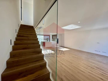 Moradia T4 para Venda em Turiz