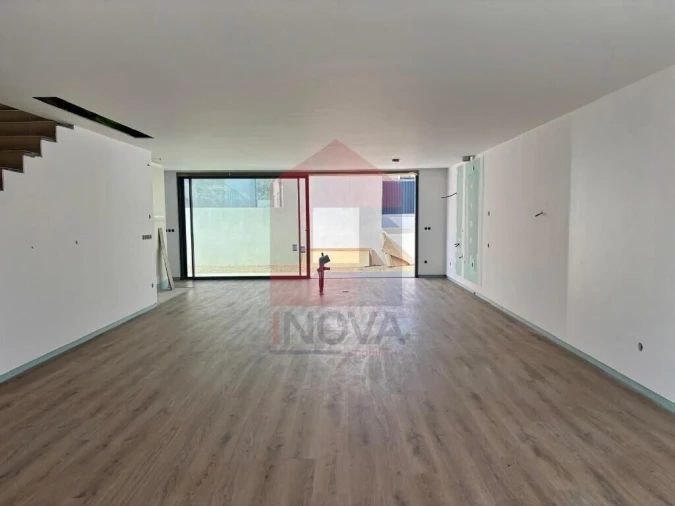 Moradia T4 para Venda em Turiz Foto 7