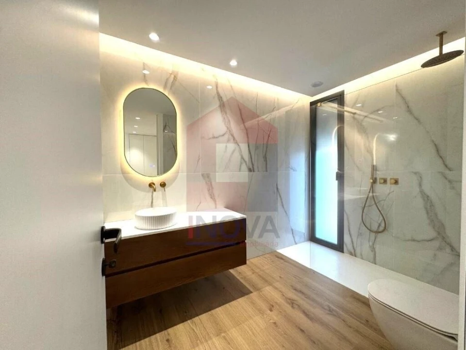 Moradia T4 para Venda em Turiz Foto 20