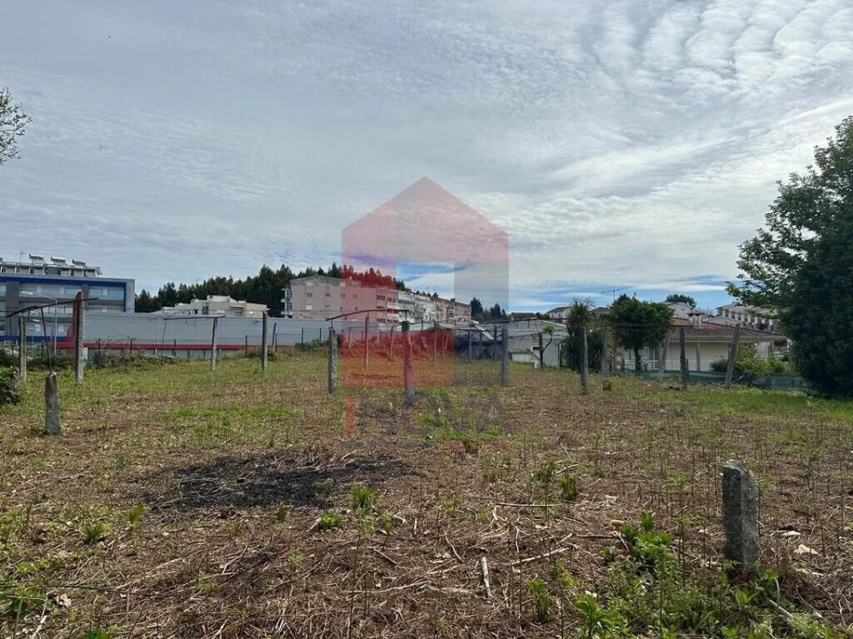 Terreno para Venda em Vila Verde e Barbudo Foto 1