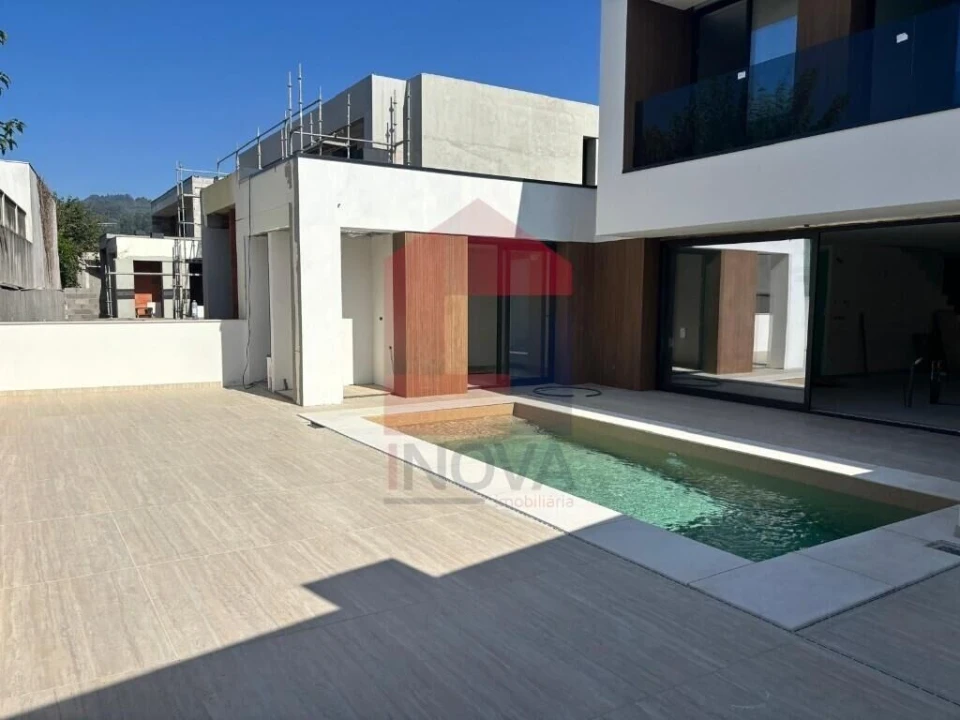 Moradia T4 para Venda em Turiz Foto 20