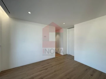 Moradia T4 para Venda em Turiz