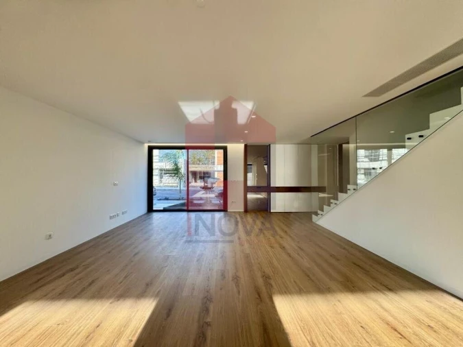 Moradia T4 para Venda em Turiz Foto 4