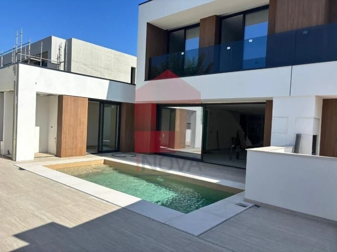 Moradia T4 para Venda em Turiz Foto 19